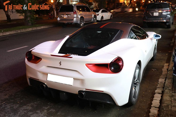 Sieu xe Ferrari 488 GTB 16 ty mau la o Sai Gon-Hinh-3