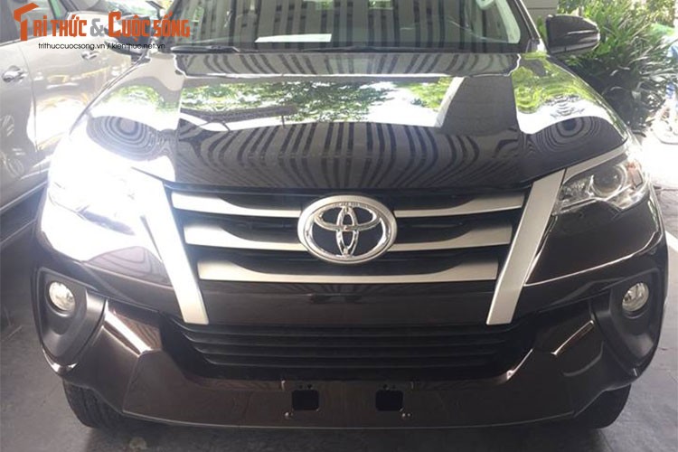 Toyota Fortuner 2018 may dau gia hon 1 ty ve Viet Nam-Hinh-3