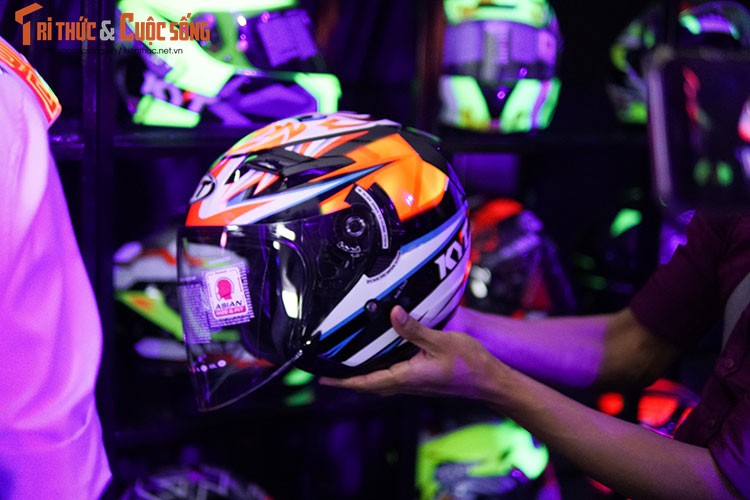 Mu bao hiem KYT Helmet cho moto, xe may den Viet Nam-Hinh-5