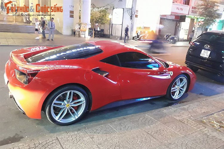 Can canh Ferrari 488 GTB 16 ty cua Tuan Hung “nat dau“-Hinh-7