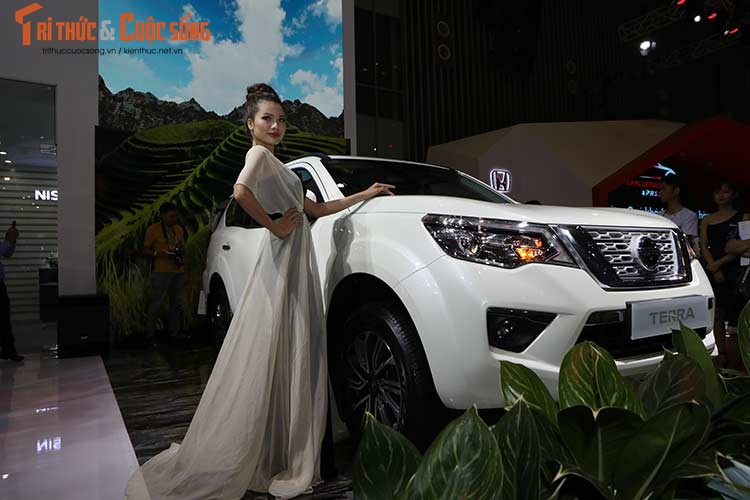Nissan “show hang” loat xe oto moi tai VMS 2018-Hinh-8