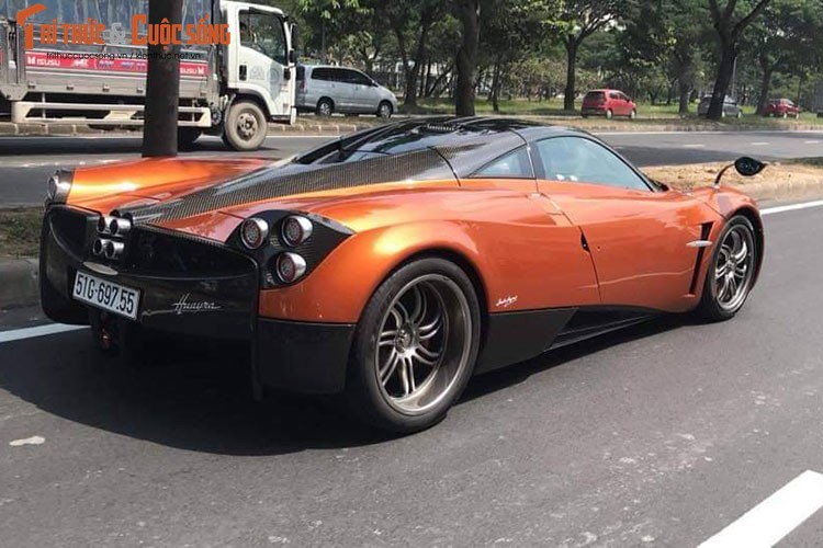 Sieu xe Pagani Huayra 80 ty dong cua Minh Nhua ra bien so-Hinh-4