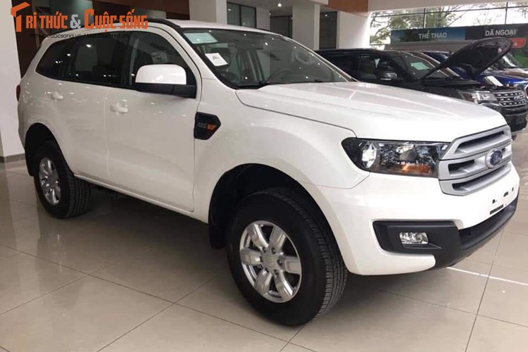 Chi tiet xe Ford Everest 2018 re nhat chi 999 trieu dong