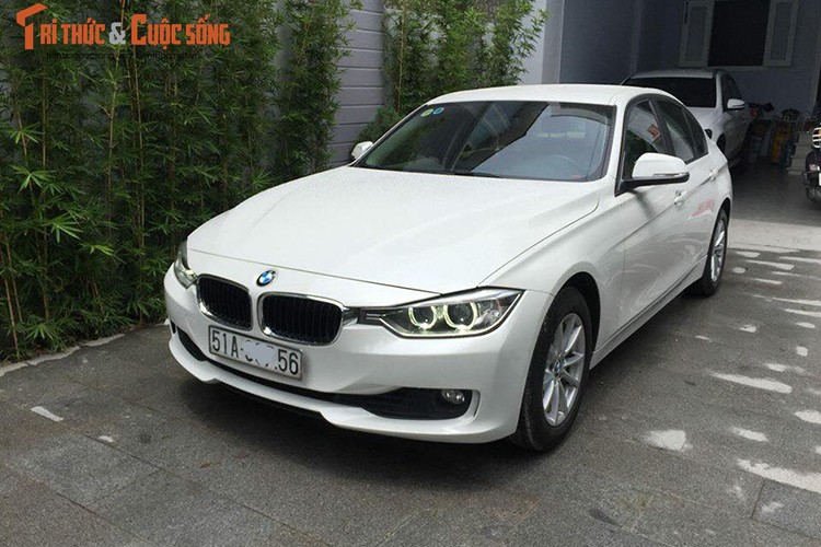 Xe sang BMW 320i dung 6 nam, gia chi 818 trieu o Sai Gon