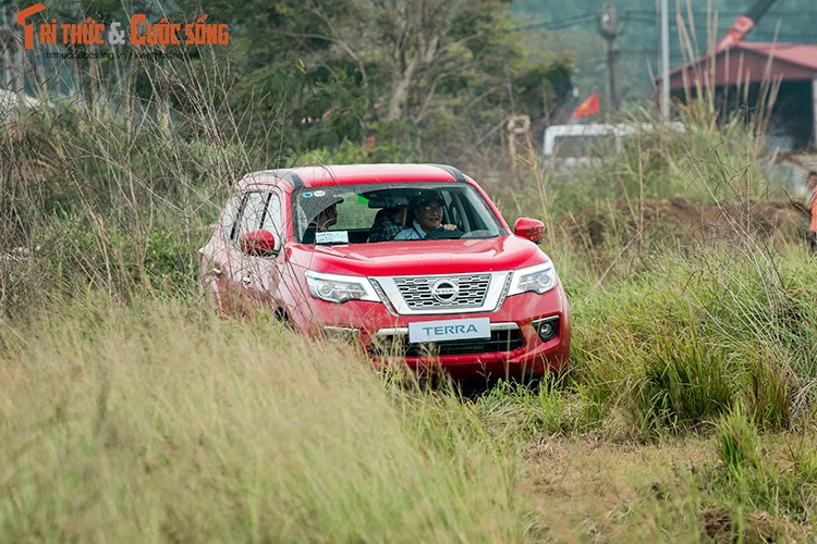 Cam lai SUV Nissan Terra gia tu 988 trieu dong tai HN-Hinh-10