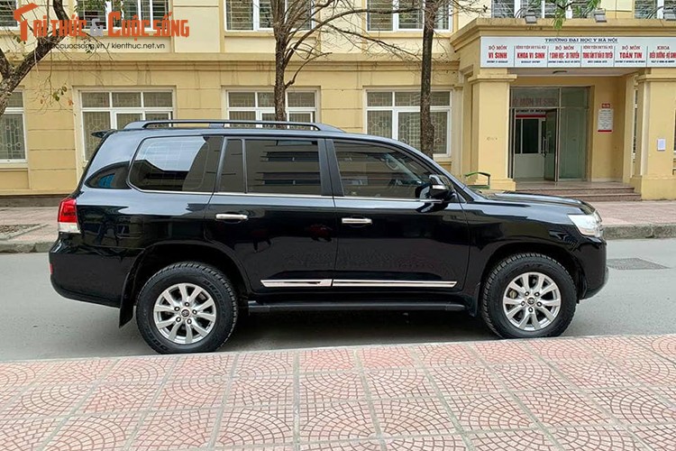 Toyota Land Cruiser dung 3 nam gia hon 3 ty o Ha Noi-Hinh-2