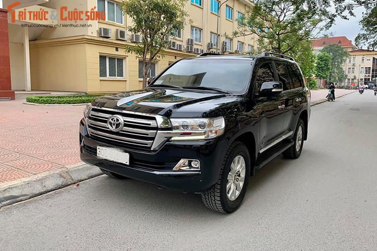 Toyota Land Cruiser dung 3 nam gia hon 3 ty o Ha Noi