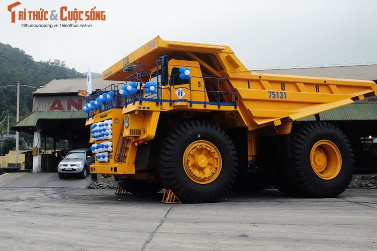 Can canh xe tai “khung” BelAZ moi gia 35 ty o VN-Hinh-2