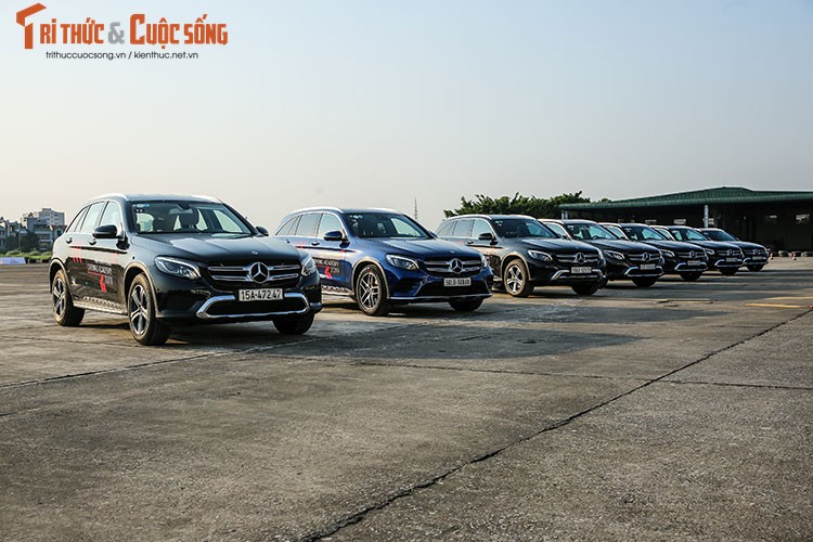 Cam lai dan xe sang dat tien cua Mercedes-Benz tai Ha Noi-Hinh-2