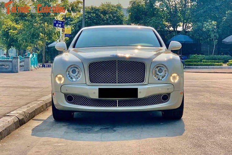 Sau 8 nam, xe sang Bentley Mulsanne tai Viet Nam 