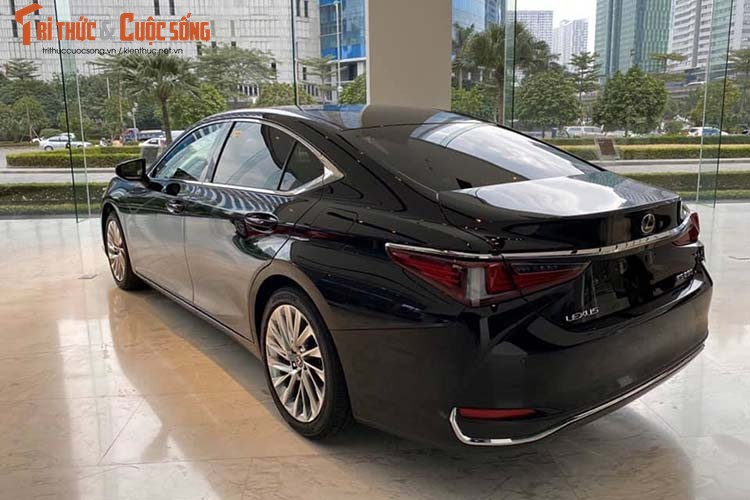 Can canh Lexus ES 250 2020 hon 2,5 ty dong tai Ha Noi-Hinh-4