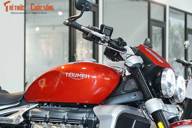 Triumph Rocket 3 tu 869 trieu tai Viet Nam, dat hon Honda Civic-Hinh-4