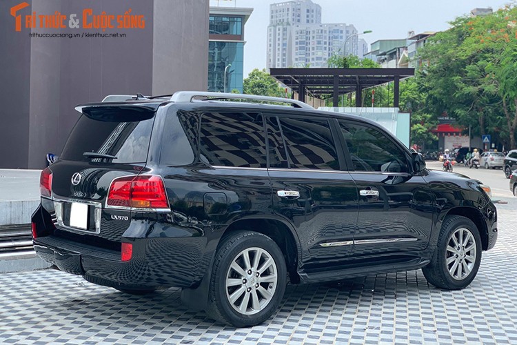 Lexus LX570 dung 10 nam chao ban 2,5 ty dong tai Ha Noi-Hinh-9