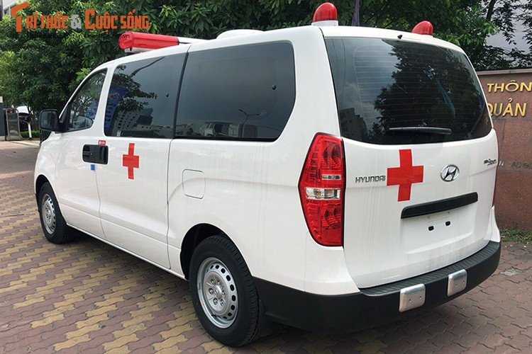 Xe cuu thuong Hyundai Starex cua ong Doan Ngoc Hai co gi?-Hinh-12