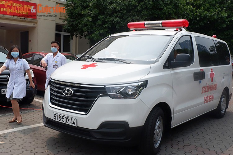 Xe cuu thuong Hyundai Starex cua ong Doan Ngoc Hai co gi?