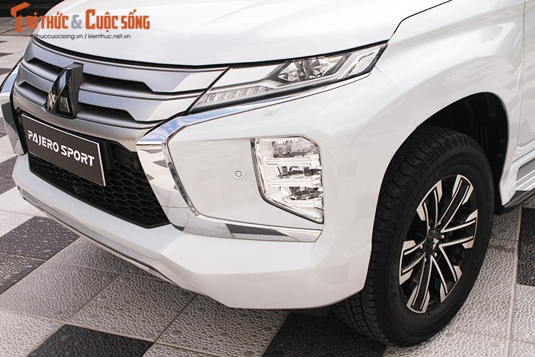 Can canh Mitsubishi Pajero Sport 2020 tu 1,1 ty tai Viet Nam-Hinh-4