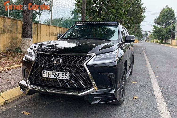 Ngam Lexus LX570 hon 8 ty, bien 