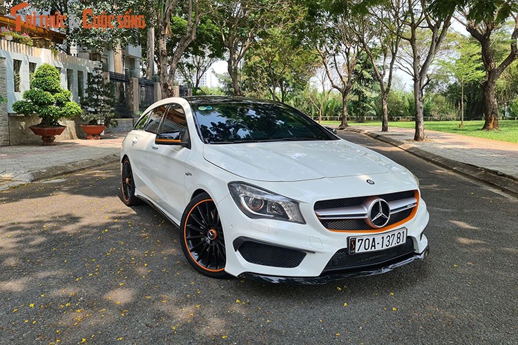 Mercedes-Benz CLA 45 AMG doc nhat Viet Nam chi 1,7 ty dong