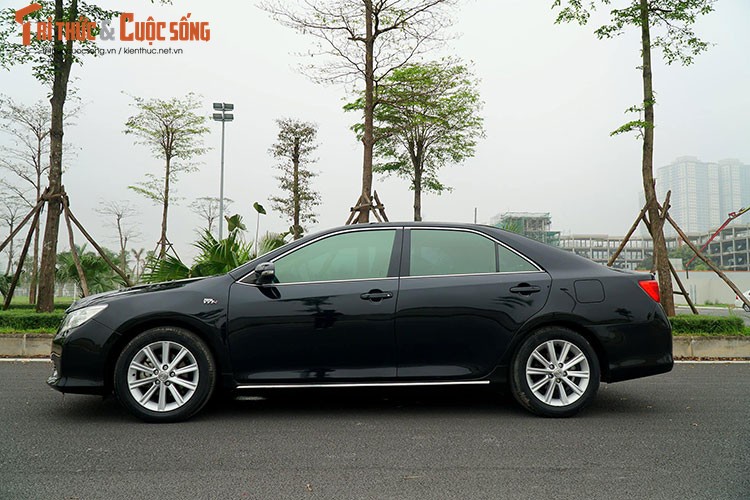 Can canh Toyota Camry 2014 