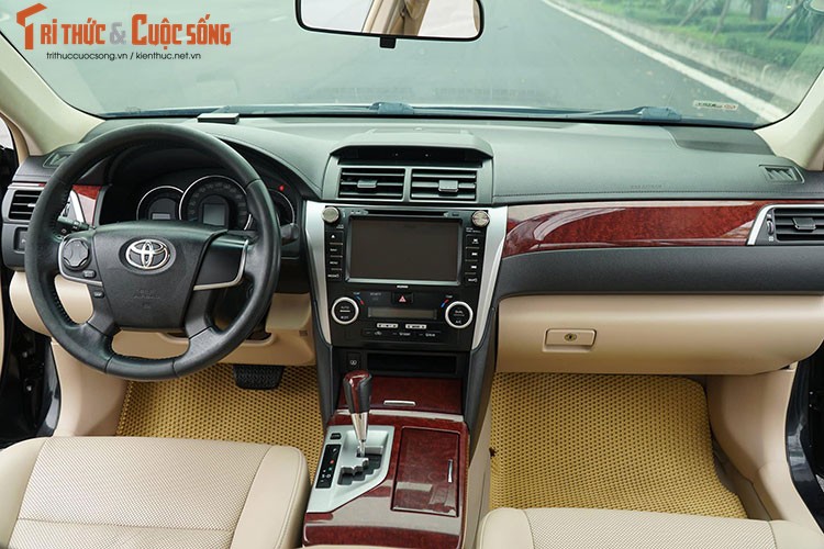 Can canh Toyota Camry 2014 