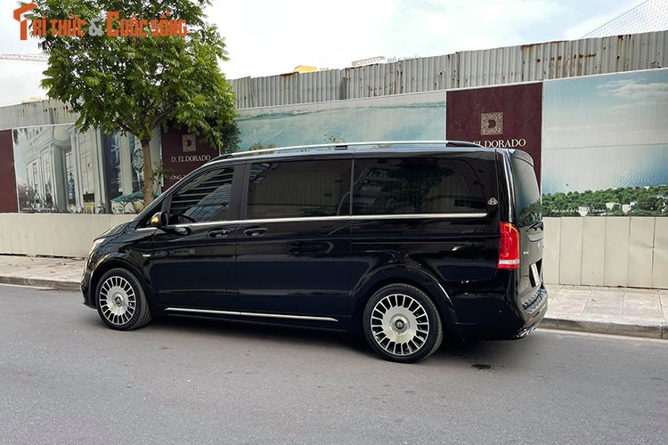 Can canh Mercedes V220d do phong cach sieu sang Maybach VS680-Hinh-2