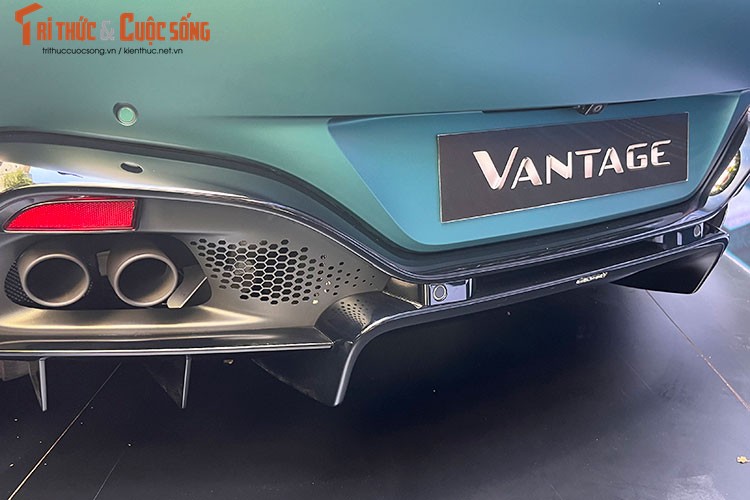 Chi tiet Aston Martin Vantage F1 Edition gan 19 ty dong tai Ha Noi-Hinh-5