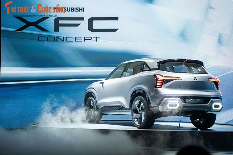 Can canh Mitsubishi XFC Concept tai Viet Nam, SUV voi bau troi tien ich-Hinh-3