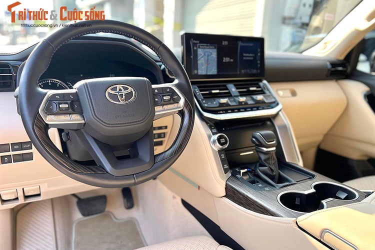 Can canh Toyota Land Cruiser 2022 