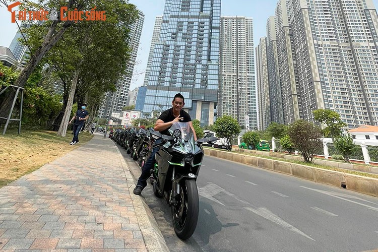 Ca dan sieu moto Kawasaki H2 tien ty, manh nhat the gioi o Sai Gon-Hinh-3