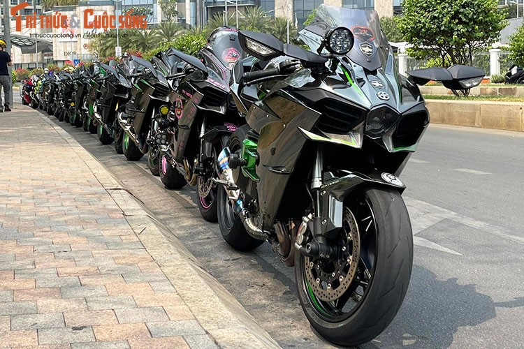 Ca dan sieu moto Kawasaki H2 tien ty, manh nhat the gioi o Sai Gon-Hinh-9