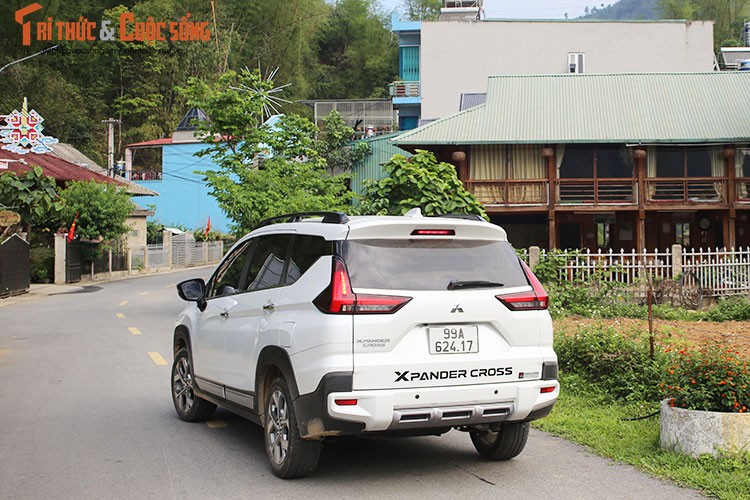 Mitsubishi Xpander Cross 2023 tai Viet Nam - SUV gia dinh 7 cho dang tien-Hinh-2