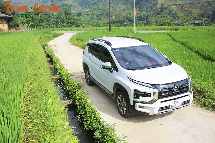 Mitsubishi Xpander Cross 2023 tai Viet Nam - SUV gia dinh 7 cho dang tien-Hinh-3