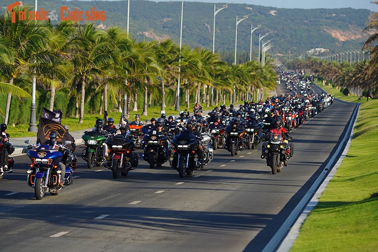 Hang nghin moto ca nuoc do ve Cam Ranh du Bike Week Vietnam 2024-Hinh-2