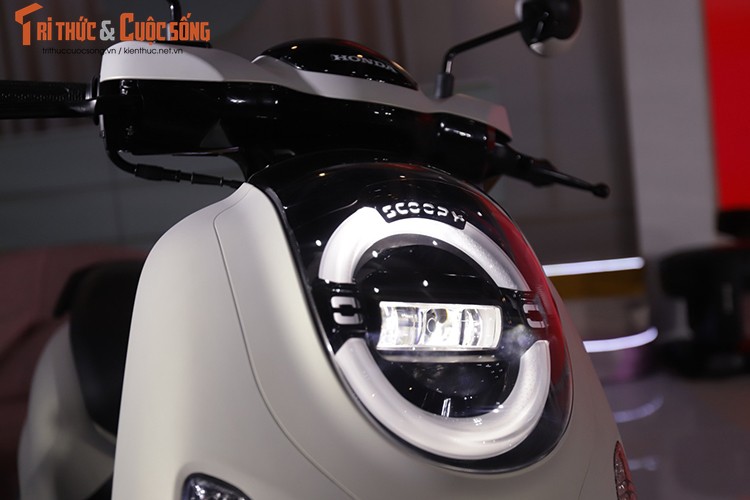 Can canh Honda Scoopy 2025 