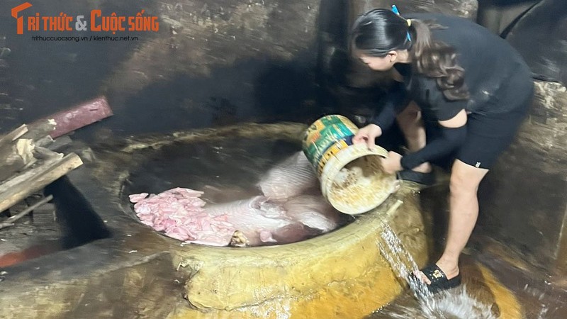 Dong Nai: Phat lo mo heo 17 trieu, buoc luoc chin gan 300kg thit