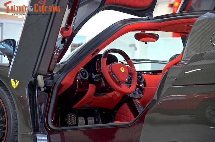 Ngam Ferrari Enzo than carbon 