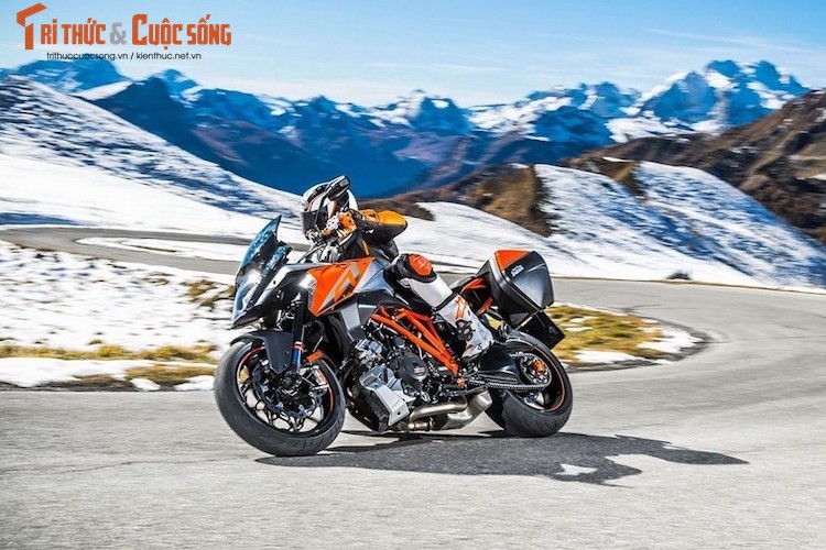 “Xe phuot” KTM Super Duke GT 1290 chot gia 490 trieu