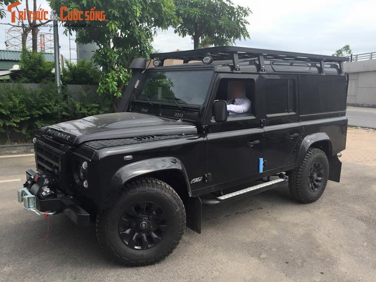 Land Rover Defender “hang thua” danh rieng cho dan choi Viet
