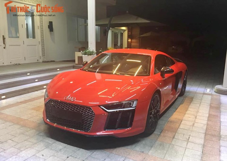 Thieu gia Phan Thanh “vung 12 ty” mua sieu xe Audi R8 moi