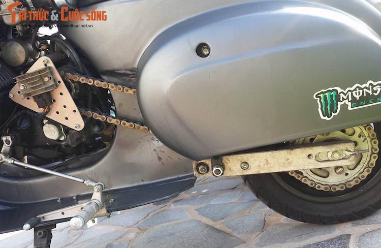 “Quai vat” scooter Vespa do may Honda CB750 doc nhat VN-Hinh-4