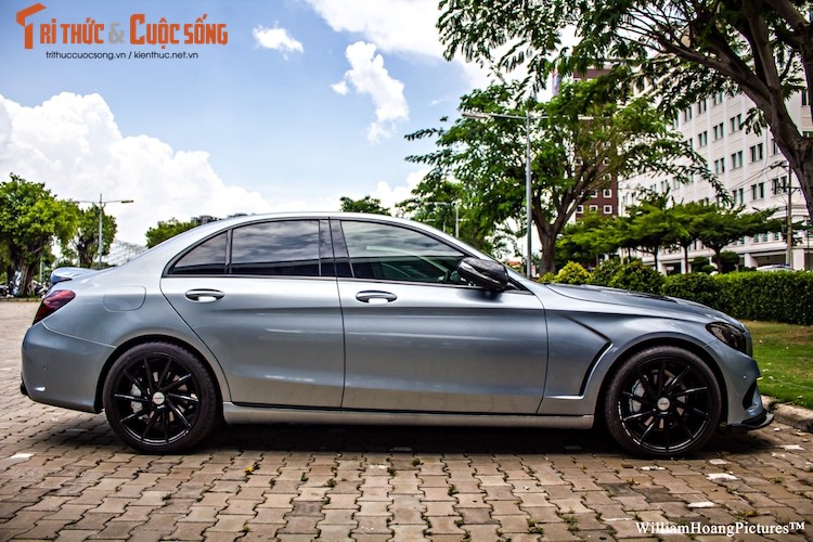 “Soi” Mercedes C300 AMG ngoai that doc tai Sai Gon-Hinh-5