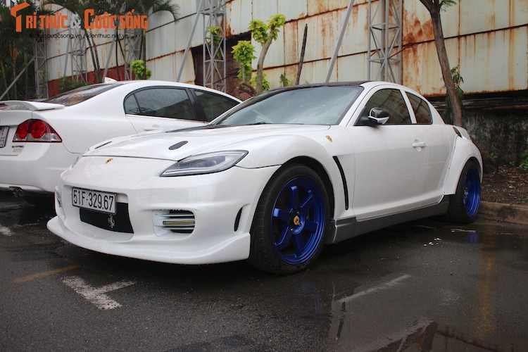 Mazda RX-8 “nhai” Ferrari sieu chat tai Sai Gon