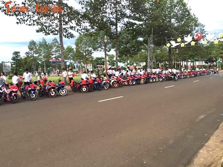 Hang tram xe no Yamaha “rong ran” ruoc dau tai Binh Phuoc-Hinh-2