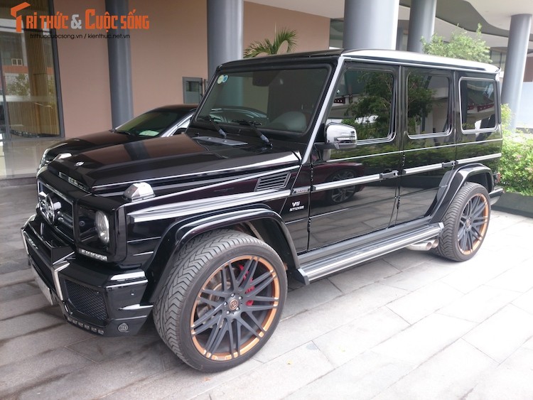 SUV Mercedes G63 AMG Brabus gia 13 ty 