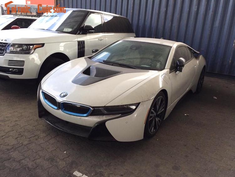 Lai them “sieu xe xanh” BMW i8 hon 7 ty cap ben VN