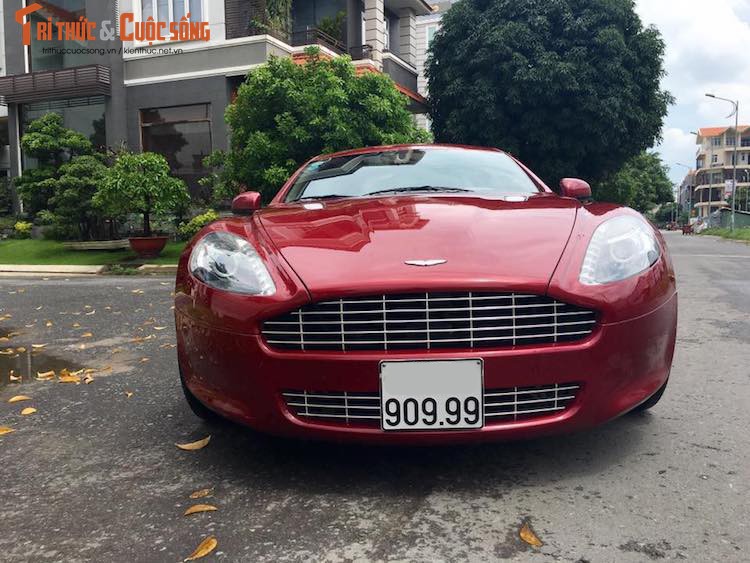 Sieu xe Aston Martin Rapide mau “doc” gia 5 ty tai VN-Hinh-2