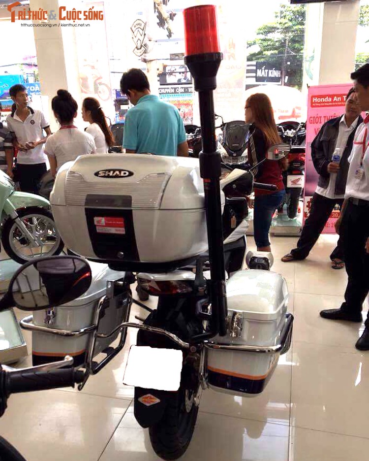Can canh Honda Winner 150 Police gia 69 trieu tai Sai Gon-Hinh-4