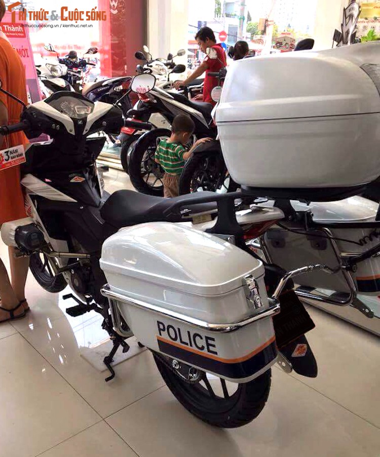 Can canh Honda Winner 150 Police gia 69 trieu tai Sai Gon-Hinh-5