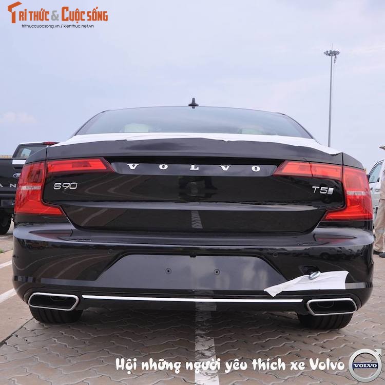 Can canh Volvo S90 T5 Inscription gia tu 2,3 ty tai VN-Hinh-12