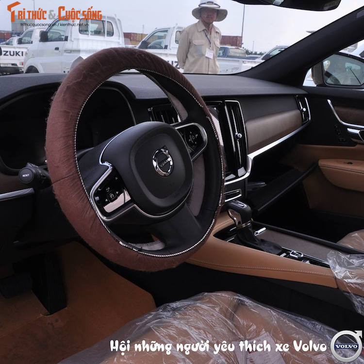 Can canh Volvo S90 T5 Inscription gia tu 2,3 ty tai VN-Hinh-7